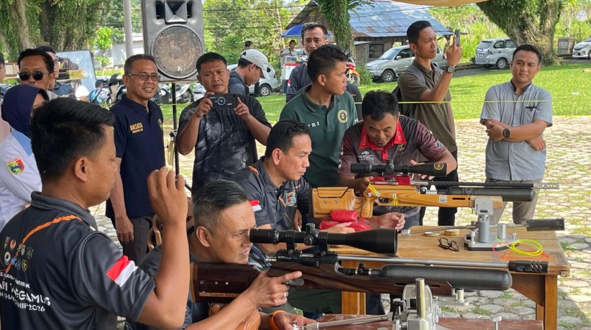 Pembukaan Kejuaraan Menembak Kejari Tanggamus Cup Open Championship 2026 di Lapangan Pemkab Tanggamus, Jumat 15 Mei 2026 | Herdi/Media Prioritastv.com.
