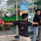 Kedua tersangka saat ditangkap di depan Indomaret Jalan Raya PLP Curug, Sukabakti, Kecamatan Curug, Kabupaten Tangerang, Kamis sore (14/5/2026) | Dok. Polres Serang.