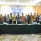Bupati Tanggamus, H. Moh. Saleh Asnawi saat foto bersama usai sosialisasi dan FGD bersama para pengusaha, Selasa 18 Maret 2026 | Dok. Humas Pemkab Tanggamus.