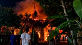 Api yang berkobar melalap kantor desa Sridadi, Wonosobo, Tanggamus, Rabu 20 Mei  2026, pagi | ist/Media Prioritastv.com.