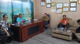 Suasana peluncuran perdana Program D'Jongik di Kantor Kominfo Tanggamus dengan menghadirkan narasumber Kadis Sosial Hardarsyah dan Kabid Dikdas SD, SMP, Tanggamus Matrizal, Jum'at 22 Mei 2026 | Herdi/Prioritastv.com.