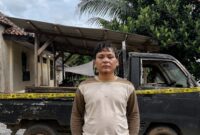 Tersangka AS yang ditetapkan tersangka penipuan dan penggelapan dengan mobil milik korban yang berhasil diamankan Polisi, Minggu 24 Mei 2026 | Dok. Polsek Ngaras.