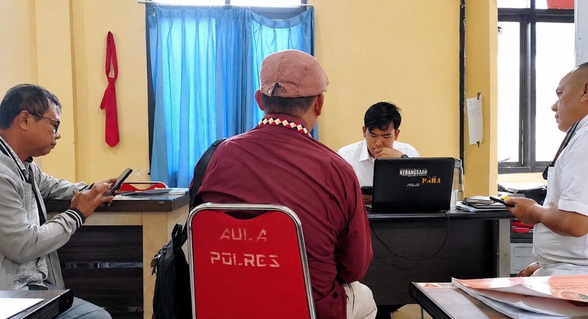 Ketua Satgas Jalan Lurus Herwan saat membuat laporan di Polres Tanggamus, Senin 25 Mei 2026 | Dok. Satgas Jalan Lurus Tanggamus.