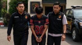 Foto ilustrasi tersangka yang diamankan polisi menuju sel tahanan Polres Pringsewu, Jumat 29 Mei 2026 | Ilusrasi.