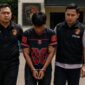 Foto ilustrasi tersangka yang diamankan polisi menuju sel tahanan Polres Pringsewu, Jumat 29 Mei 2026 | Ilusrasi.