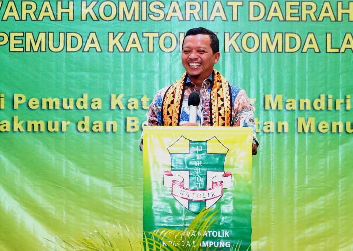 Bupati Pringsewu, Riyanto Pamungkas saat memberikan sambutan acae Muskomda VI Pemuda Katolik Lampung di Hotel Urban, Sabtu 30 Mei 2026 | Samuel/Media Prioritastv.com.