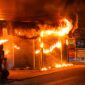 Kondisi api yang berkobar di warung ayam geprek di Jalan Imam Bonjol Kota Metro, Lampung, Minggu 31 Mei 2026, dinihari | ist/Media Prioritastv.com.