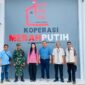 Serap aspirasi hingga ke akar rumput, Almira Nabila Fauzi turun langsung meninjau pembangunan Koperasi Merah Putih di Pringsewu demi memastikan ekonomi desa tumbuh nyata.(Foto: istimewa)