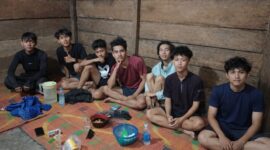 Ketujuh pendaki gunung Tanggang di Limau Tanggamus saat berkumpul kembali usai salah satu rekannya tersesat, Minggu 1 Juni 2026 | Dok. Humas Polres Tanggamus.