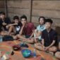 Ketujuh pendaki gunung Tanggang di Limau Tanggamus saat berkumpul kembali usai salah satu rekannya tersesat, Minggu 1 Juni 2026 | Dok. Humas Polres Tanggamus.