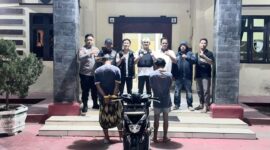 Tersangka Curanmor YY dan penadahnya AS usai ditangkap sebelum dijebloskan ke sel tahanan, Rabu 3 Juni 2026 | Dok. Humas Polres Tanggamus.