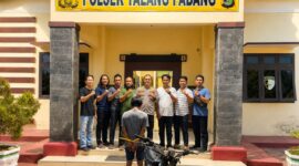 Tersangka Yogi saat kembali ditampilkan dalam persangkaan kasus penadahan oleh Polsek Talang Padang | Dok. Humas Polres Tanggamus.