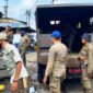 Penertiban lapak pedagang di sisi jalan Pasar Talang Padang Tanggamus, Senin 8 Juni 2026 | Dok. Sapri.