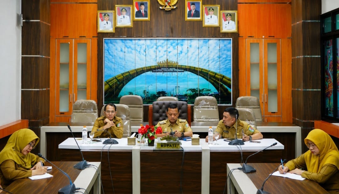 Bupati Pringsewu Riyanto Pamungkas saat mengikuti RDP Komisi II DPR-RI secara daring, Selasa 9 Juni 2026 | Dok. Humas Pemkab Pringsewu.