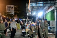 Petugas gabungan saat melaksanakan pengamanan penataan pedahang Pasar Gisting, Tanggamus, Rabu 10 Juni 2026 dinihari | Dok. Humas Polres Tanggamus.