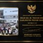 Kolase foto saat kedatangan Presiden Prabowo dan prasasti peresmian RSUD KH. M. Thohir Krui Pesisir Barat | Dok. Bupati Pesibar Dedi Irawan.