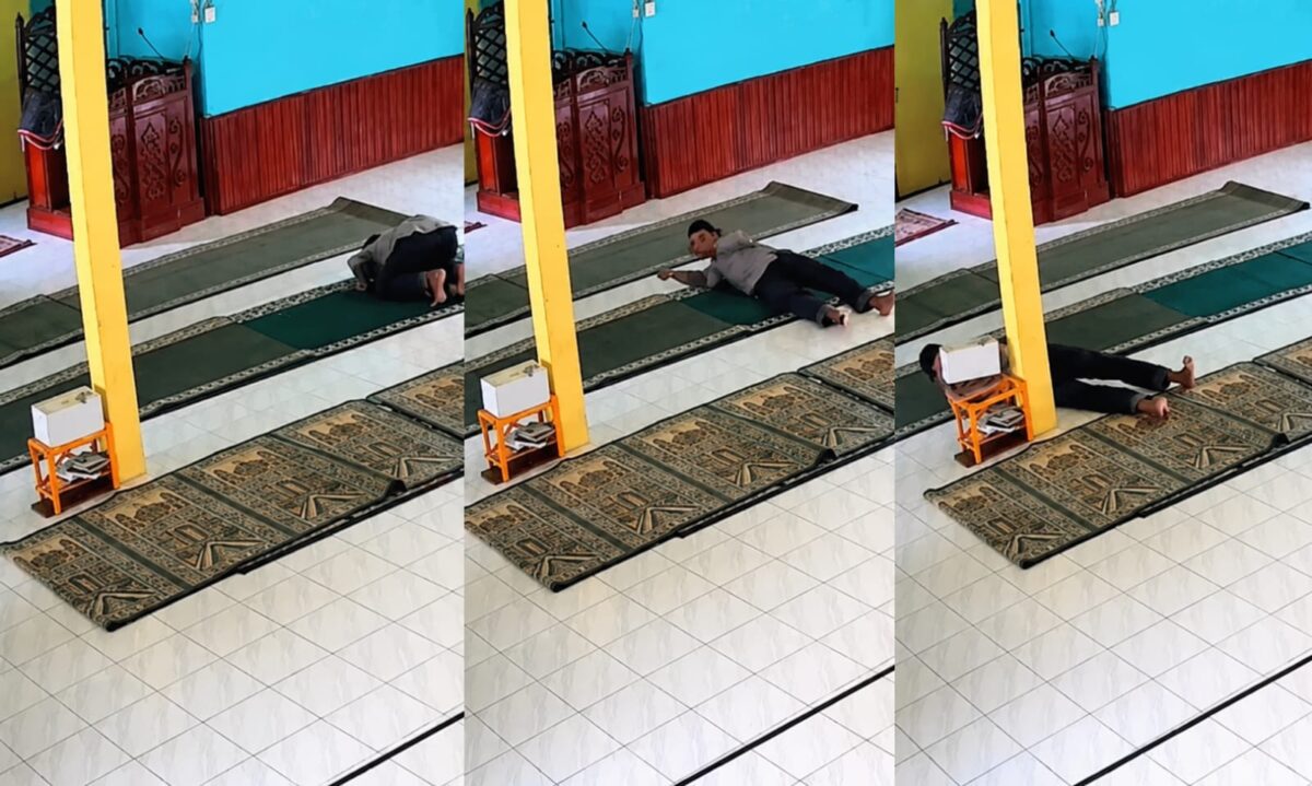 Kolase foto saat pria pencuri kotak amal yang mulanya terlihat salat ternyata berguling-guling menuju kotak amal dan mencurinya | Dok. Tangkapan Layar Video.