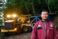 Kapolsek Pulau Panggung Pastikan Evakuasi Truk Tronton di Leter S Talang Jawa arah Ulu Belu Tanggamus Selesai