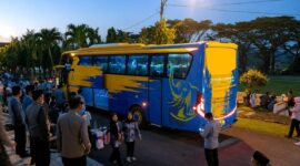 Jamaah haji Tanggamus 2026 saat tiba di Jalan Depan Sekretariat Pemkab Tanggamus, Kamis 18 Juni 2026 | Herdi/Media Prioritastv.com.