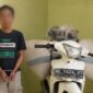 Tersangka Suwarman setelah ditangkap bersama barang bukti sepeda motor dan kopi yang dicurinya, Minggu 21 Juni 2026 | Dok. Humas Polres Tanggamus.