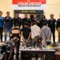 Keempat pelaku yang ditetapkan menjadi tersangka dugaan pencurian 30 TKP di Ulu Belu, Tanggamus, Minggu 21 Juni 2026 | Dok. Humas Polres Tanggamus.