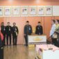 Bupati Tanggamus H. Moh. Saleh Asnawi saat melantik  Andi Dermawan bersama belasan pejabat lain di ruang rapat utama kantor bupati, Kamis 25 Juni 2026 | Herdi/Media Prioritastv.com.