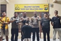 Tersangka F setelah berhasil diamankan sebelum dijebloskan sel tahanan, Sabtu 27 Juni 2026 | Dok. Humas Polres Tanggamus.
