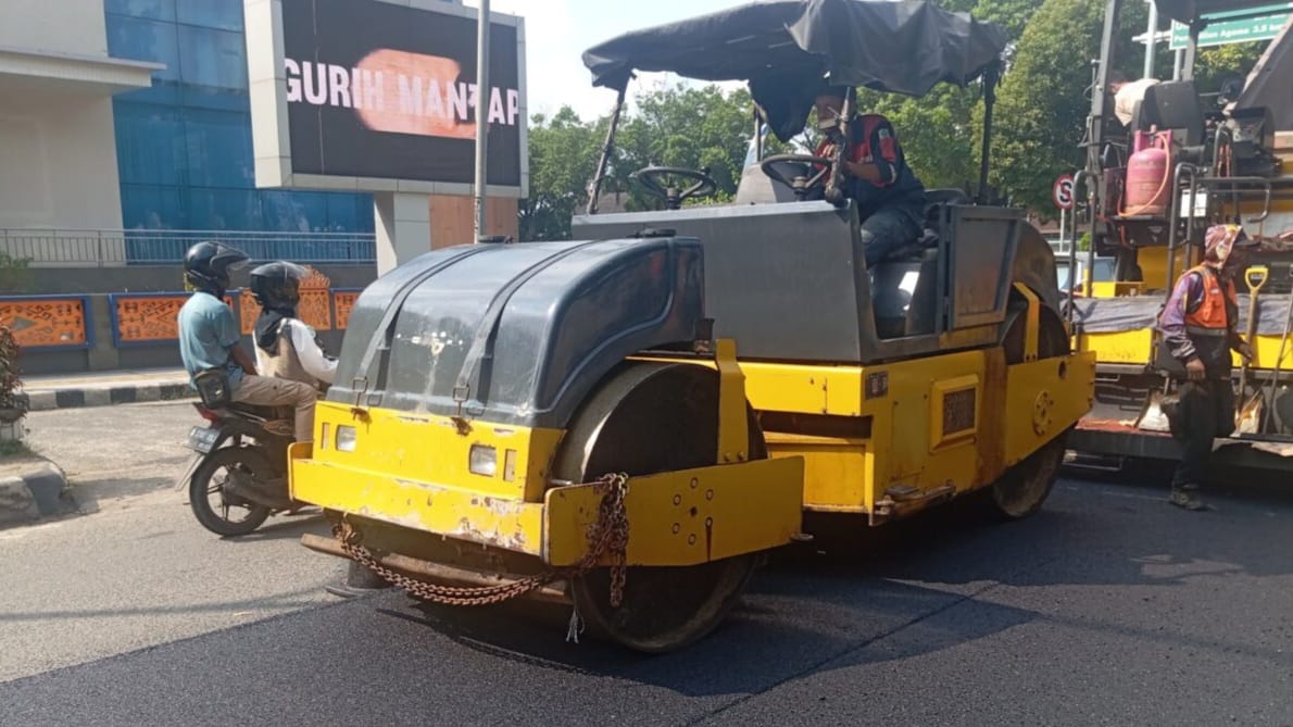 Salah satu kegiatan perbaikan jalan di wilayah Kota Metro, Lampung, Senin 29 Juni 2026 | Raditya/Media Prioritastv.com.