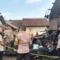 Polisi saat melakukan identifikasi kebakaran di Dusun Cilancar, Pekon Rantau Tijang, Pugung, Tanggamus, Minggu 28 Juni 2026 | Dok. Humas Polres Tanggamus.