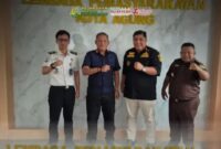 Kajari Pringsewu bersama Kalapas Kotaagung dan jajaran berfoto usai silaturahmi guna memperkuat sinergi serta koordinasi antar aparat penegak hukum. (Foto: istimewa)