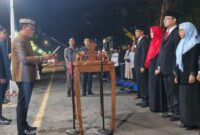 Wali Kota Metro Bambang Iman Santoso saat melantik 5 pejabat eselon II di halaman Masjid Taqwa Kota Metro pada malam 1 Muharam 1448 Hijriah, Senin (15/6/2026) | Raditya/Media Prioritastv.com.