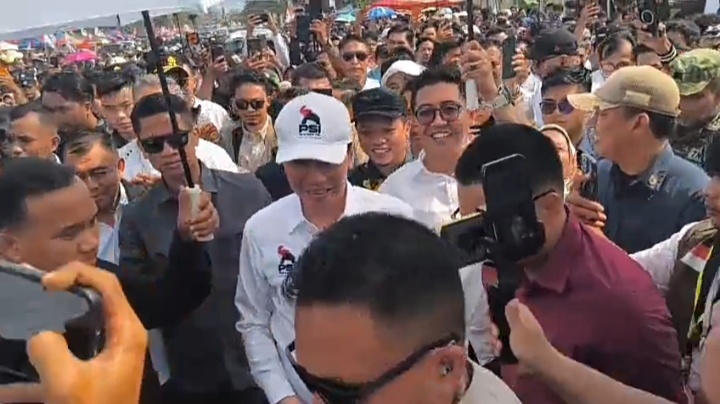 Ribuan Warga Padati Maliosewu Saat Jokowi Berkunjung, Pedagang Ikut Ketiban Berkah (Foto: istimewa)