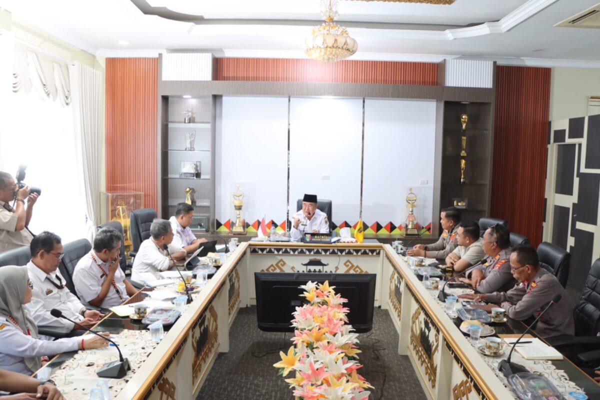 Bupati Tanggamus H. Moh. Saleh Asnawi saat menyampaikan kesiapan menyiapkan lahan seluas 10 hingga 20 hektare untuk memperluas sentra penanaman bawang putih di Ulu Belu, Rabu 29 Juli 2026 | Herdi/Media Prioritastv.com.
