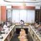 Bupati Tanggamus H. Moh. Saleh Asnawi saat menyampaikan kesiapan menyiapkan lahan seluas 10 hingga 20 hektare untuk memperluas sentra penanaman bawang putih di Ulu Belu, Rabu 29 Juli 2026 | Herdi/Media Prioritastv.com.