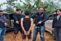 Tersangka setelah ditangkap sebelum dijebloskan ke sel tahanan, Kamis 30 Juli 2026 | Dok. Polres Lampung Barat.