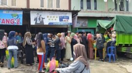 Masyarakat saat mengikuti pasar murah GPM Tanggamus di Pasar Kota Agung, Jumat 31 Juli 2026 | Herdi/Media Prioritastv.com.