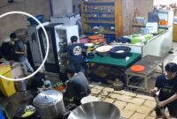 Rekaman CCTV yang memperlihatkan korban saat masih hidup dan bekerja sebelum peristiwa nahas Jumat 21 Agustus 2026 pukul 08.00 WIB | Tangkapan Layar Video.