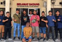 Tersangka Medi Saputra setelah ditangkap dan sebelum dijebolskan ke sel tahanan Polres Tulang Bawang, Sabtu 22 Agustus 2026 | Dok. Humas Polres Tulang Bawang.
