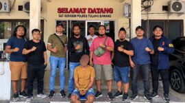 Tersangka Medi Saputra setelah ditangkap dan sebelum dijebolskan ke sel tahanan Polres Tulang Bawang, Sabtu 22 Agustus 2026 | Dok. Humas Polres Tulang Bawang.