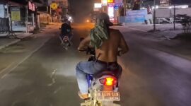 Seorang pria yang terekam video viral di jalan raya Pringsewu.