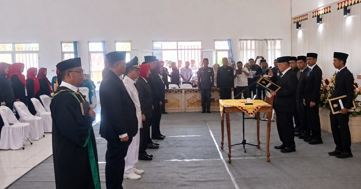 Bupati Tanggamus H. Moh. Saleh Asnawi saat melantik 78 pejabat di GSG Islamic Center Kota Agung, Rabu 26 Agustus 2026 | Herdi/Media Prioritastv.com.