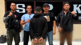 Tersangka MB (46), warga Kecamatan Pubian Kabupaten Lampung Tengah setelah ditangkap Polsek Padang Ratu | Dok. Humas Polres Lampung Tengah.