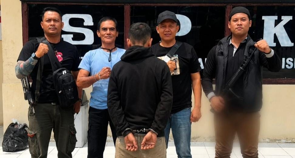 Tersangka MB (46), warga Kecamatan Pubian Kabupaten Lampung Tengah setelah ditangkap Polsek Padang Ratu | Dok. Humas Polres Lampung Tengah.
