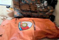 Jenazah korban yang telah dibungkus kantung mayat usai ditemukan membusuk di sofa rumah kost di di Jalan Urip Sumoharjo, Kelurahan Gunung Sulah, Kecamatan Way Halim, Kota Bandar Lampung, Minggu (2/8/2026) | Dok. Humas Polresta Bandar Lampung.