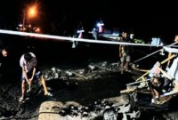 Ditengah cuaca mendung dan kekhawatiran kembali hujan serta banjir, warga Pekon Negeri Ngarip, Wonosobo, Tanggamus akhirnya kembali berusaha menjebol gorong-gorong ambruk, Minggu 2 Agustus 2026, malam | ist/Media Prioritastv.com.