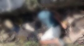 Sosok mayat pria yang berada di siring jalan wilayah Pekon Sukabandung, Talang Padang, Tanggamus, Senin 3 Agustus 2026 | ist/Media Prioritastv.com.