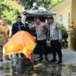 Jenazah korban saat hendak dievakuasi ke RSUD Batin Mangunang dari Puseksmas Talang Padang, Senin 3 Agustus 2026 | Dok. Humas Polres Pringsewu.