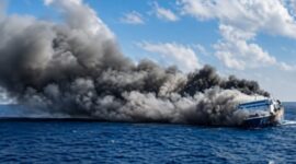 KMP Mutiara Sentosa 2 yang melayani rute Surabaya-Makassar terbakar di perairan utara Madura, Minggu (2/8/2026) | ist/Media Prioritastv.com.