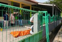 Polisi saat melakukan identifikasi pembunuhan di Masjid Masjid Al-Muhajirin Purwakarta, Kamis 6 Agustus 2026 | ist/Media Prioritastv.com.