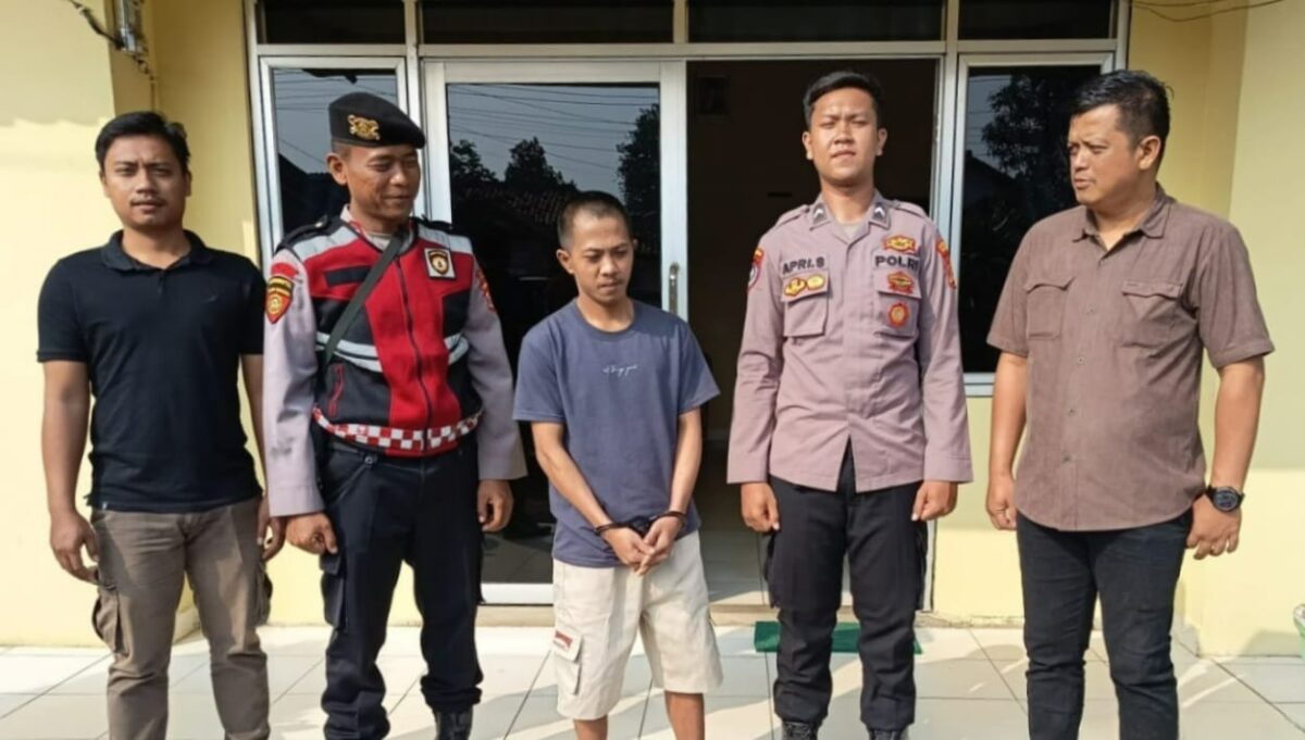 Tersangka Heru Purwanto saat akan diberangkatkan ke Kejaksaan Negeri Pringsewu dari Polsek Pagelaran, Kamis 6 Agustus 2026 | Dok. Humas Polres Pringsewu.
